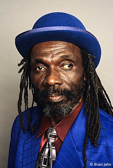 AQtee's tweet photo. One Hour Tribute to the Late Joseph Hill Culture loading on #UsikuSacco. @RadioCitizenFM @SelectressJema @deejay_elton https://t.co/8NdxcPSHSh