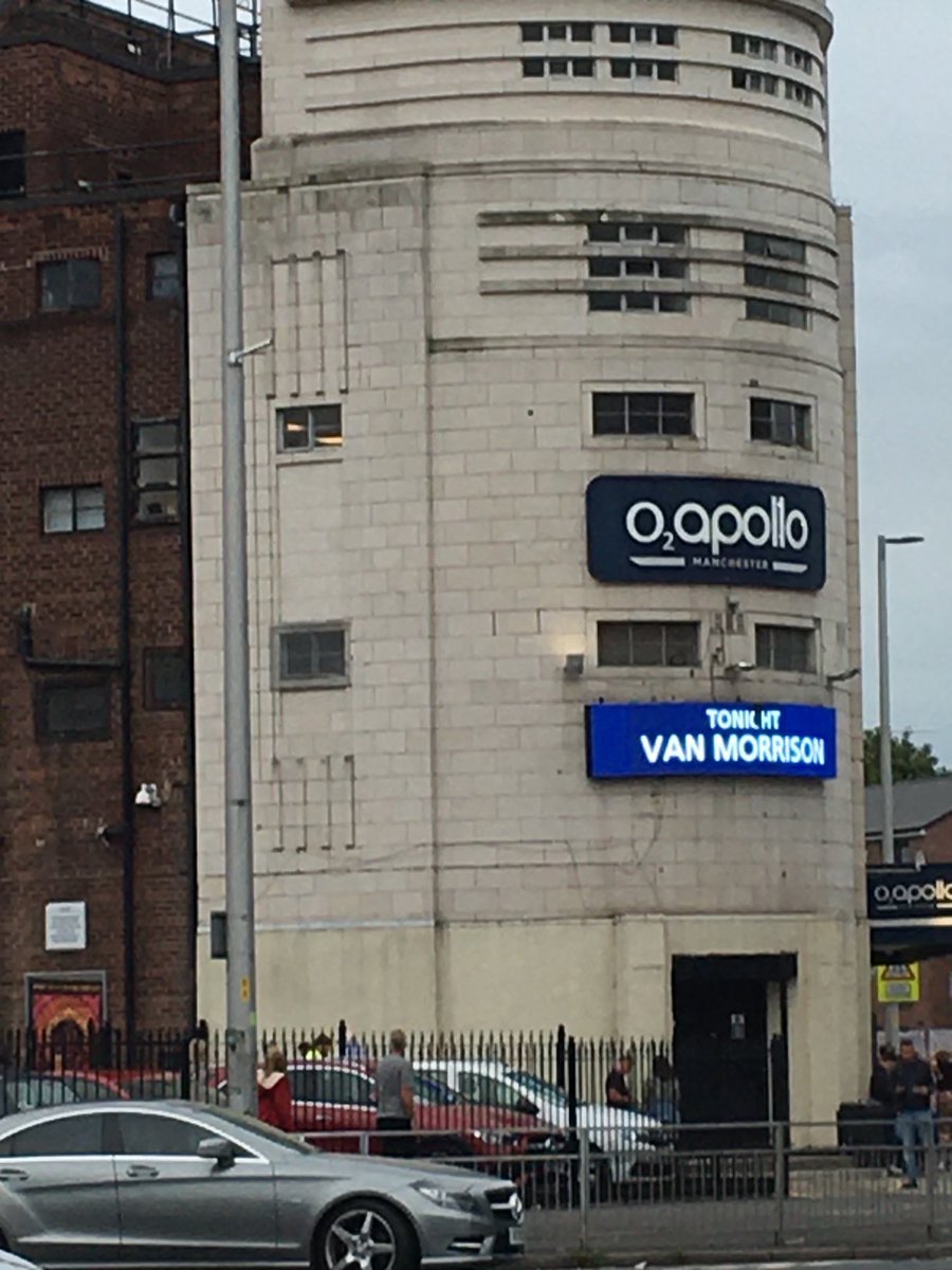 BevJoRob1's tweet photo. @altrinchamhq @vanmorrison @O2ApolloManc Agree ! Great concert . https://t.co/7d0G9iviYI
