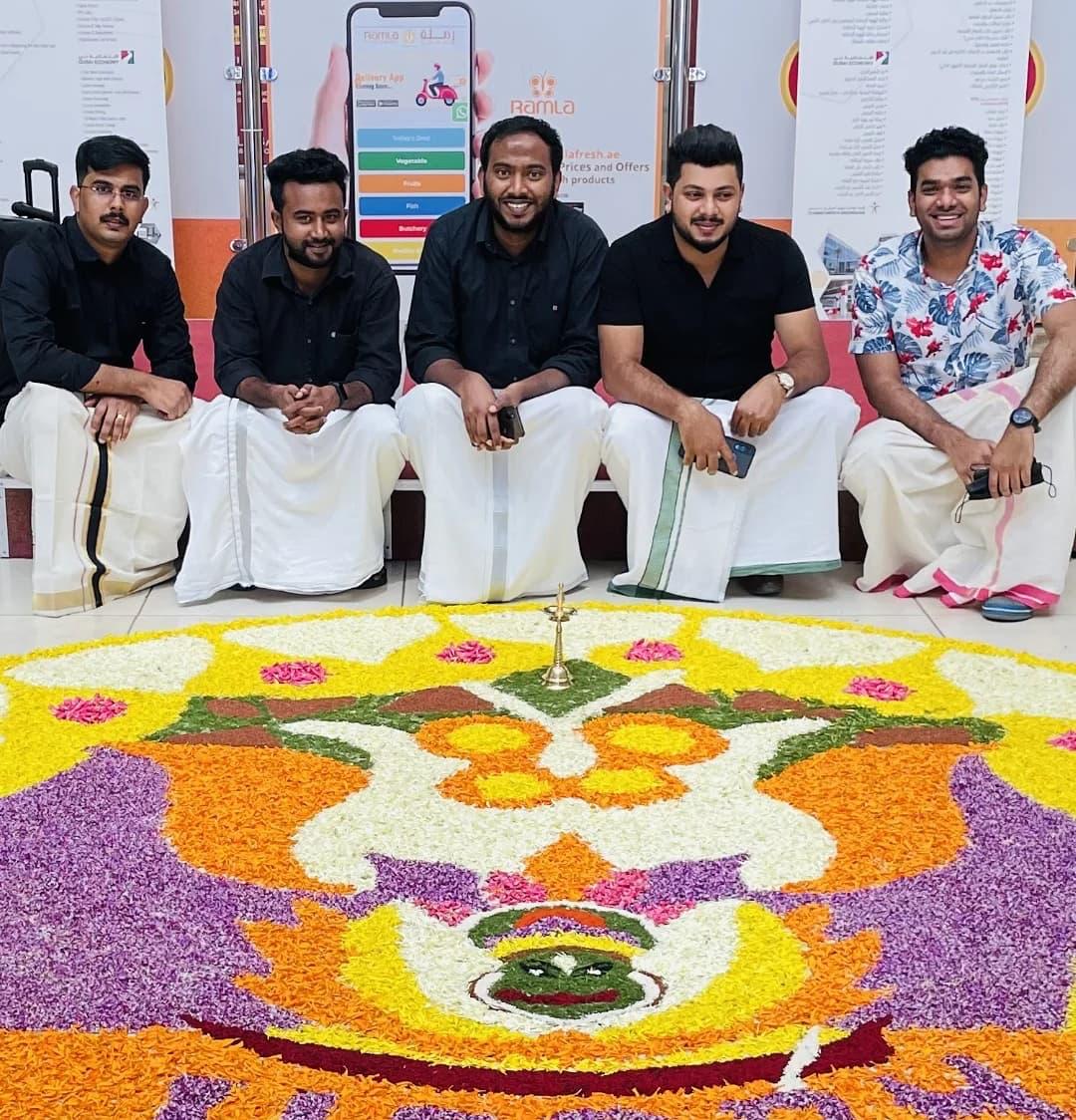 ASMIRASLAM's tweet photo. #HappyOnam
#UAE https://t.co/c1vnPag3je