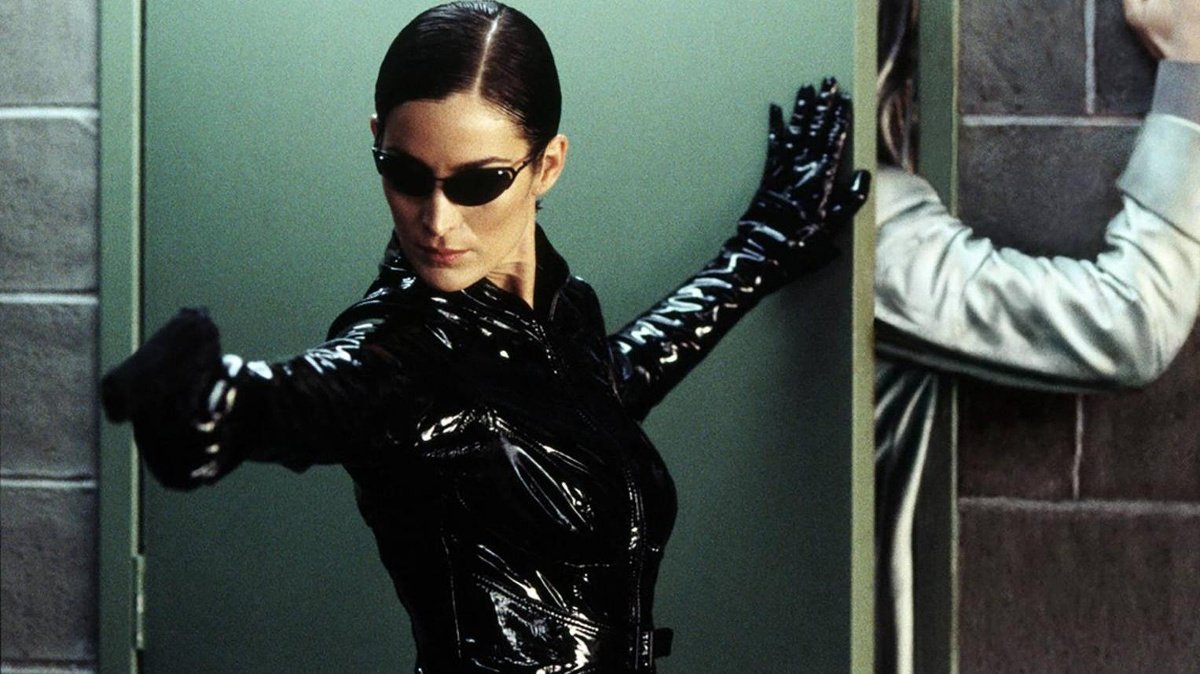 Happy birthday to Carrie-Anne Moss! 