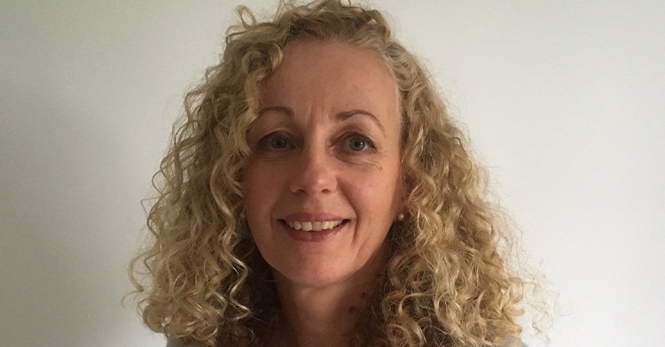 Clutterfairyuk's tweet image. Are you a #downsizer? Or are you considering it? In our Declutter Hub #podcast we talk to Nicki Munns of @OrganisedAll about the best way to go about it, listen in for some great #professional tips #downsizing - ed.gr/c3ddj