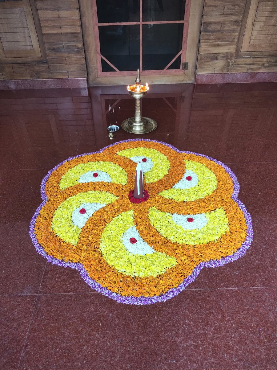 hpharip's tweet photo. 🏵️ Happy Onam 🏵️
#COCONAM21 https://t.co/pLBVfAzDc5