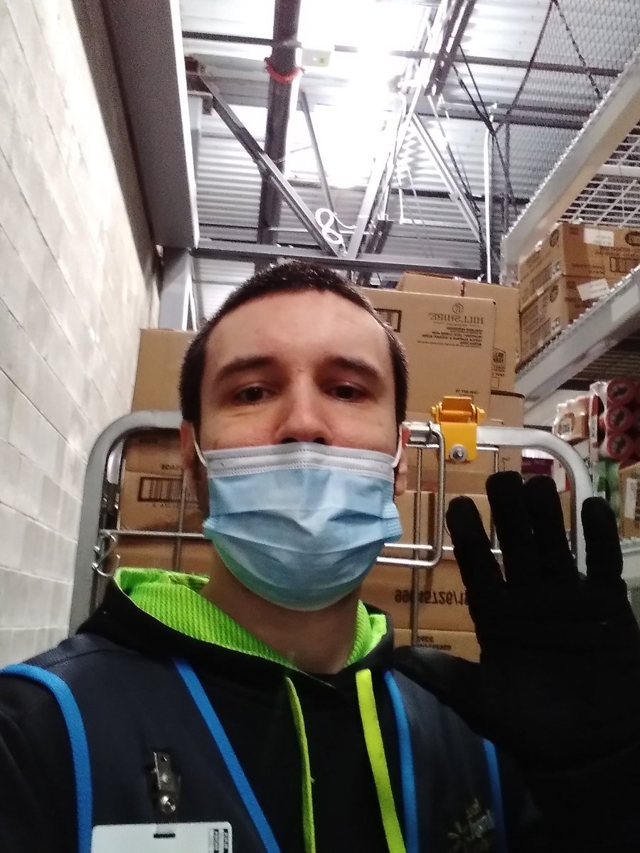 Chefe_Blazin's tweet photo. Here at work just wanted to say hi & yes I wear my mask like this stores closed 🤷 #pnw #stayup #latenightworking #SmallStreamersConnect #SmallStreamerCommunity #supportforsupport https://t.co/pQhTq3kWck