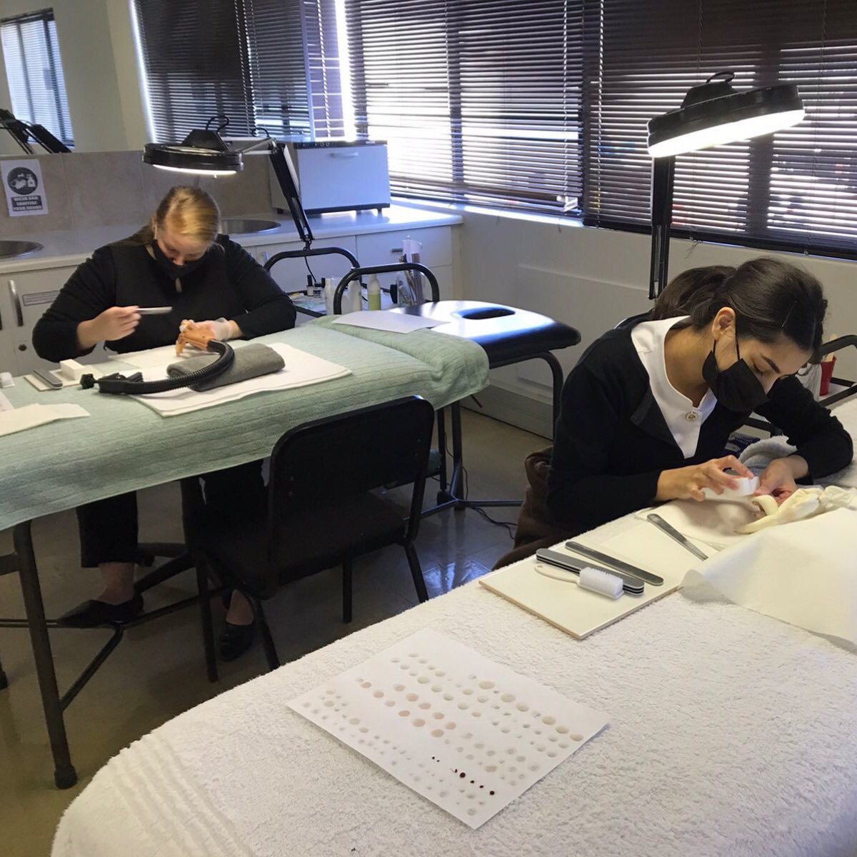 CamelotInt's tweet image. Nailing It! 💅🏽

Some of our Certificate in Beauty and Nail Technology and CIDESCO Aesthetics Students from DMR Institute of Beauty Cape Town in their Nail Technology practical class 💛🖤