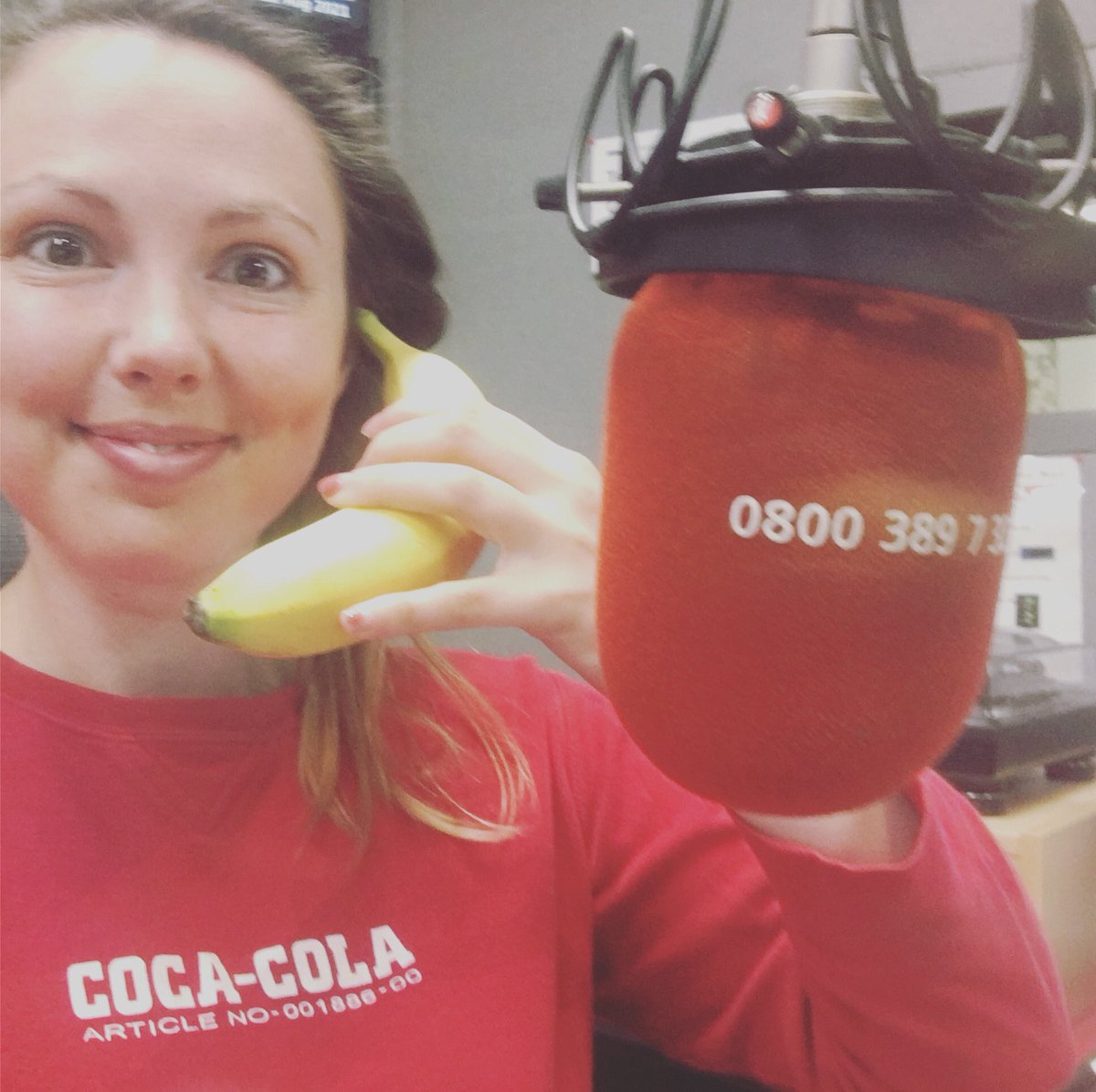 Anna Perrott tweet media