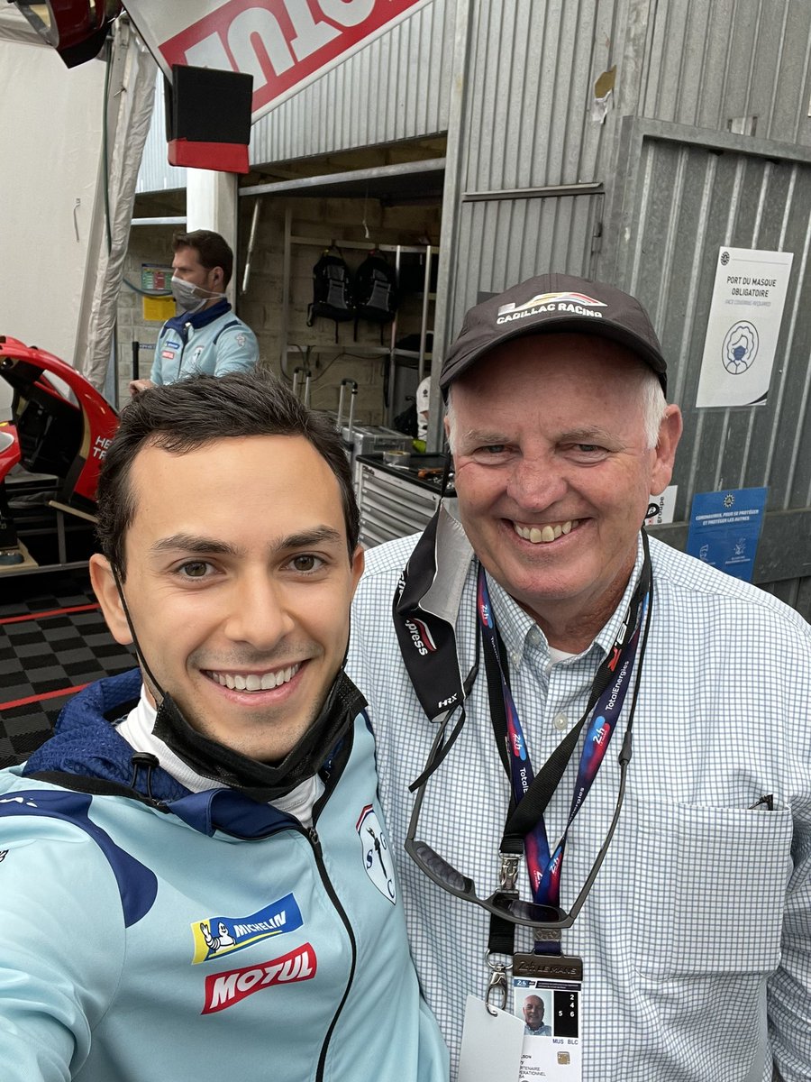 PipoDerani's tweet photo. Someone paid a visit to a certain city in France where supposedly there’s a 24 hour race going on. https://t.co/Z5SPRhP9cW