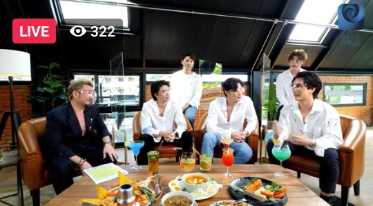 LLa1229's tweet photo. Thank you so BLUEROSE for having our precious.. 😊💕💕
#BLUEROSEXKaoDomeBenPhuken
#BenjaminBrasier #BBen #ddome https://t.co/eL054ilCOo