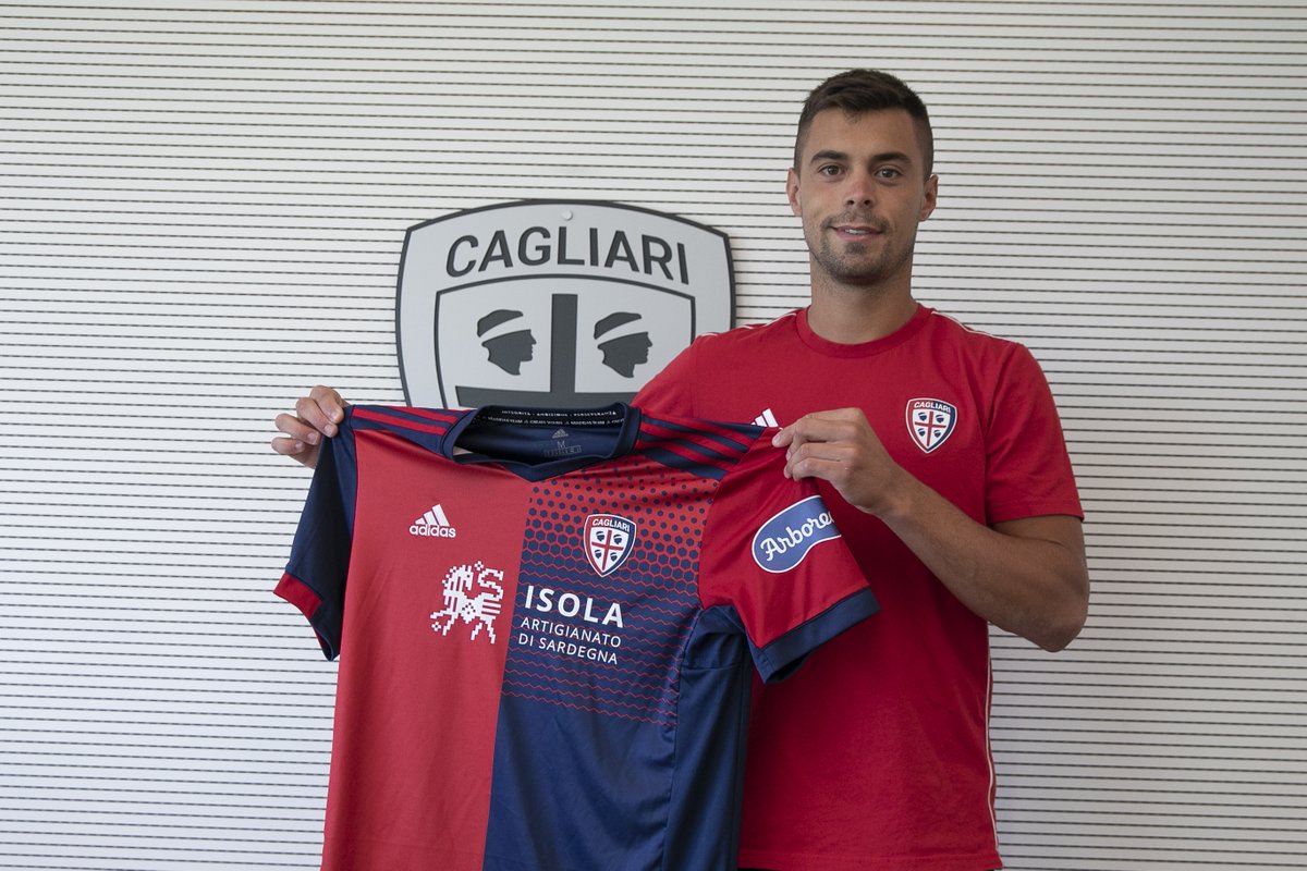 CagliariCalcio's tweet photo. 📸 𝔄𝔩𝔟𝔢𝔯𝔱𝔬 𝔊𝔯𝔞𝔰𝔰𝔦 📸
#forzaCasteddu https://t.co/iBc9GnPyU4