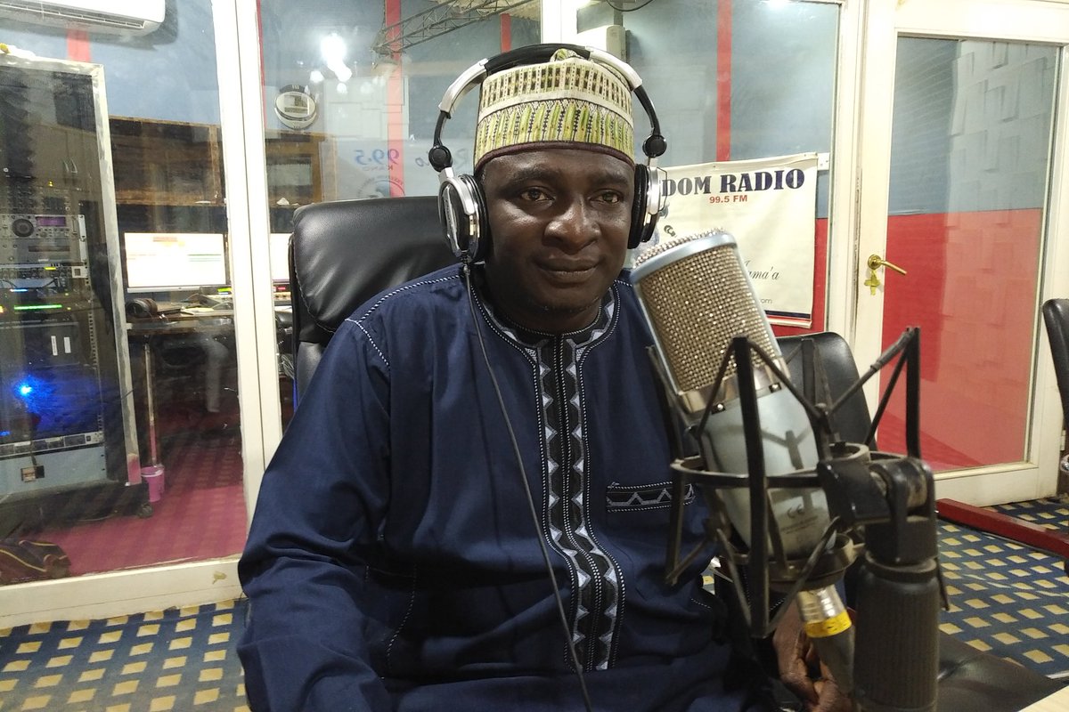 CDDWestAfrica_H's tweet photo. Da misalin karfe 10:30 na safiyar yau, za mu tattauna da masani kan harkokin yada labaran yanzu haka kuma shugaban sabuwar tashar talabijin ta Tambari. Za mu tattauna dashi kan hanyoyin magance #LabaranKarya daga tushe @CDDWestAfrica. #AgujiYadaLabaranBogi @sanimaikatanga https://t.co/TderCmsdWJ