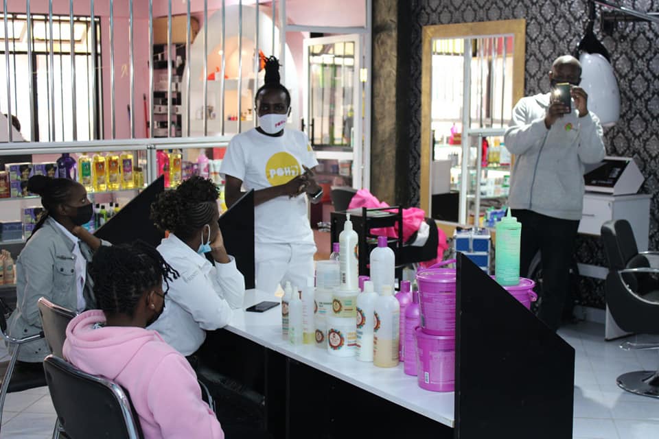 KajejeLtd's tweet photo. Itβs a wrap! What a take over!!!!!
We Twisted, Cut, coloured, textured, Relaxed, locked, trimmed and styled hair!!
Was a buzzzz!π Check these out! At Trinity Beauty Parlour in Embu and at Fabulous Barbers & Salon in Nanyuki.#VITALEPRO
#takeoverseries
#mtkenyaedition https://t.co/xsV2VTE1yU