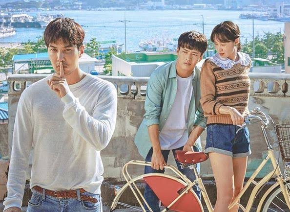 geekahjumma's tweet photo. From the trailer vibe & chars description, I think that love triangle in #homcha will be like #topstaruback or #wtcb. 2nd male lead in fact already have someone who's waiting by their side.
#김선호 #KimSeonho
#신민아 #ShinMina
#이상이 #LeeSangYi
#갯마을차차차 #hometownchachacha https://t.co/fjWZgSaYXF