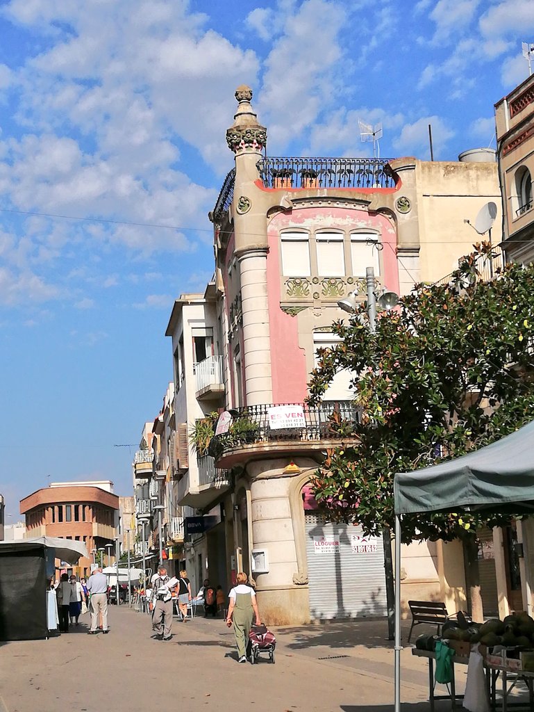 Y de buena mañana, de mercadeo #km0 por Sant Sadurní d'Anoia.
Y después terraceo en la capital mundial del <a href="/DO_Cava/">D.O. Cava</a>
#DVEBarcelona
#penedesexperience
Vacaciones al lado de casa 💖