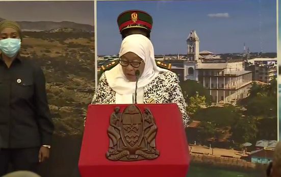 Zanzibarktv's tweet photo. Tuliwashughulikia kweli uchaguzi uliopita. Kila mlipokosea tuliwaweka pini na mkatupa fursa ya kupita bila kupingwa, Rais Samia Suluhu awaambia vyama vya siasa vilivyoshiriki uchaguzi wa Oktoba 2020. https://t.co/2jfOlCsS6M