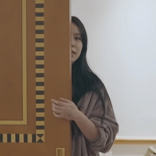 Hourly_Wheein's tweet photo. come out already wheeinie. dont be shy, we need you rn 😭
#WHEEIN #フィイン #丁輝人 #휘인 #마마무 https://t.co/7vH1YtLAA6