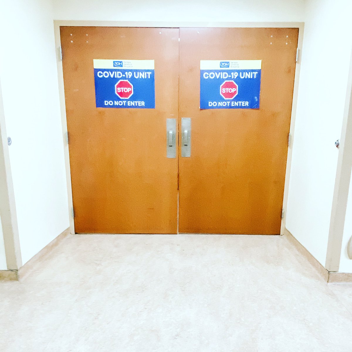 jennifermcaputo's tweet image. I haven’t said anything about what’s going on with #COVID here in FL bc I haven’t had the words to describe it. The truth is we’re caring for 3x the number of patients we had last summer. 12 of our floors have been converted to covid units. We are stretched to the breaking point.