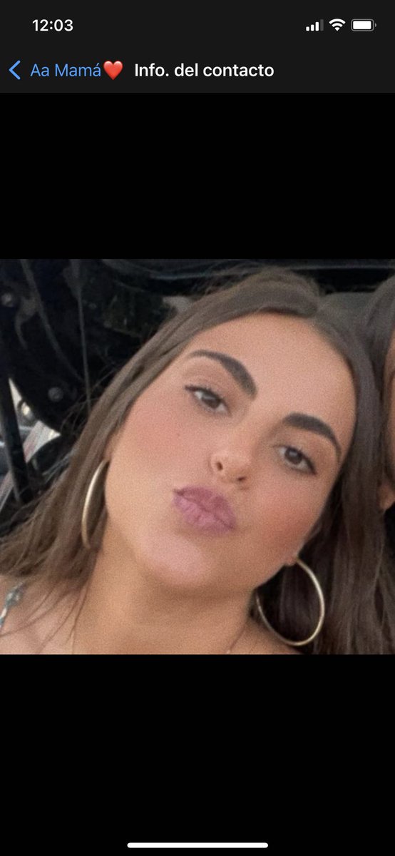 ap_marti's tweet photo. Le envío una foto a mi madre con una amiga 
Mi madre: https://t.co/tb1W3WSxso