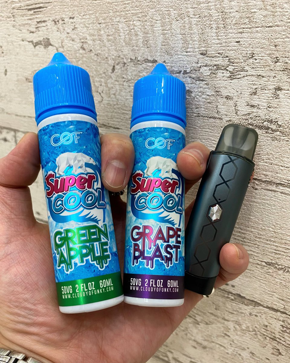 vape_world_'s tweet photo. 本日もたくさんのご来店ありがとうございます。東京は天気が良かったです。また暑さも戻ってきたのでさっぱりsuper cool,グレープとグリーンアップルはメンソール好きにおすすめです。
#呂布カルマ #supercool #メンソール #cbd #cbdvape #asvape #電子タバコ #立川 #misopod #podvape https://t.co/1RiDUApsW2