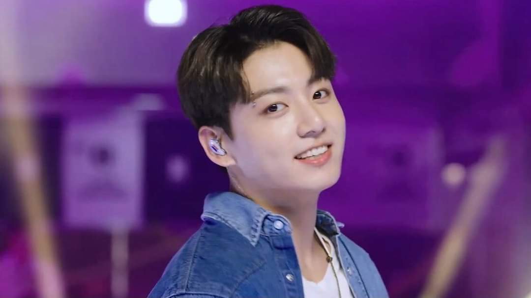 MsLovedi's tweet photo. #jungkookbirthday can't wait for the celebration.. Borahae kookie💜💜💜 https://t.co/UclKkbR3ay
