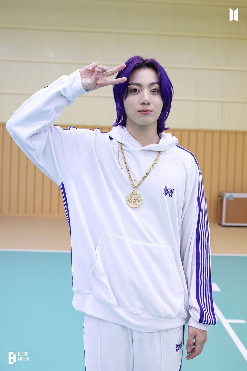 MsLovedi's tweet photo. #jungkookbirthday can't wait for the celebration.. Borahae kookie💜💜💜 https://t.co/UclKkbR3ay