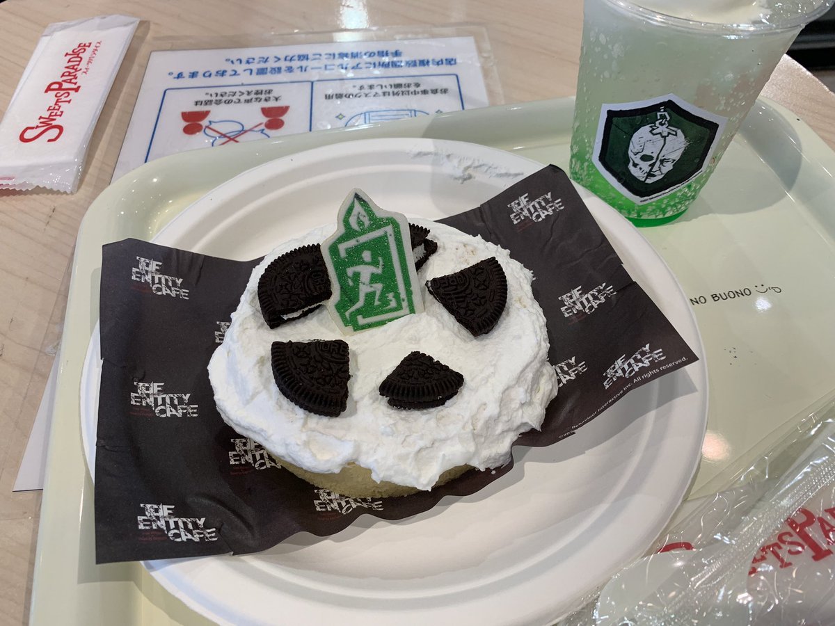 エマルコ 今日行ったdbdカフェの脱出だケーキ 公式のケーキ 実際に頼んで出てきたケーキ 適当すぎないか ニジゲンノモリのコラボフードを思い出すよ ὢ