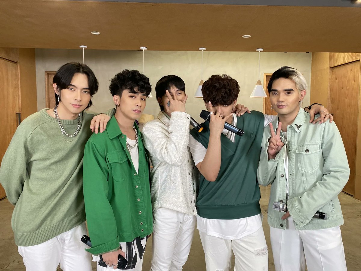 alexander_keeno's tweet photo. @globalpopchart Our Phenomenal PPOP KINGS

BITZReplay BukasNa
@SB19Official
#STANWORLD #SB19 https://t.co/oROUEDGNQN