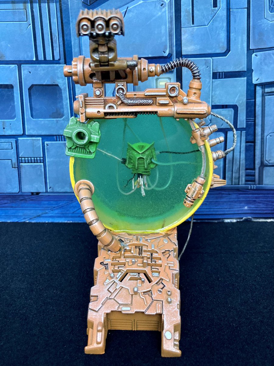 MichaelFouche's tweet photo. This #Transformers #custom is based on the #MarvelUK #comics #98-103 (1987) by @SimonFurman3, @geoffsenior4 @williamwhiz1 &amp; Jeff Anderson, where Lord Straxus was a disembodied head. More of an “inspired by” rather than “exact copy”. Comments welcome, retweets appreciated. 1/? https://t.co/8QZxCtVtff