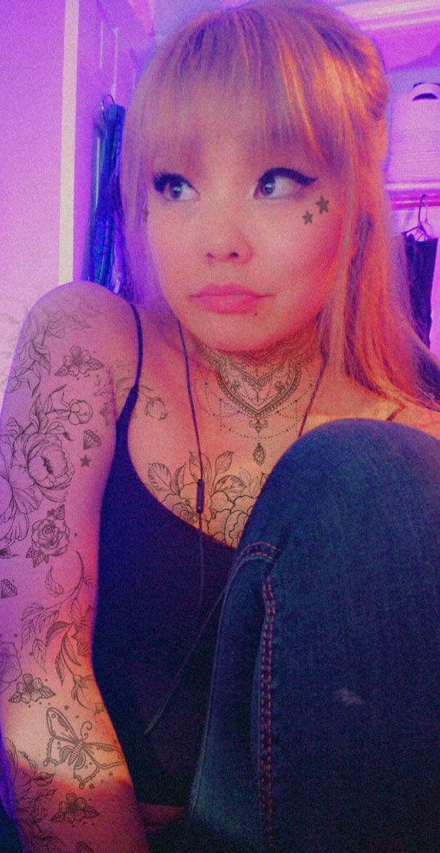 dezZILLAxD's tweet photo. I want a tattoo but idk what to get for my first tat. 🤔 https://t.co/6GuzuQuWNG