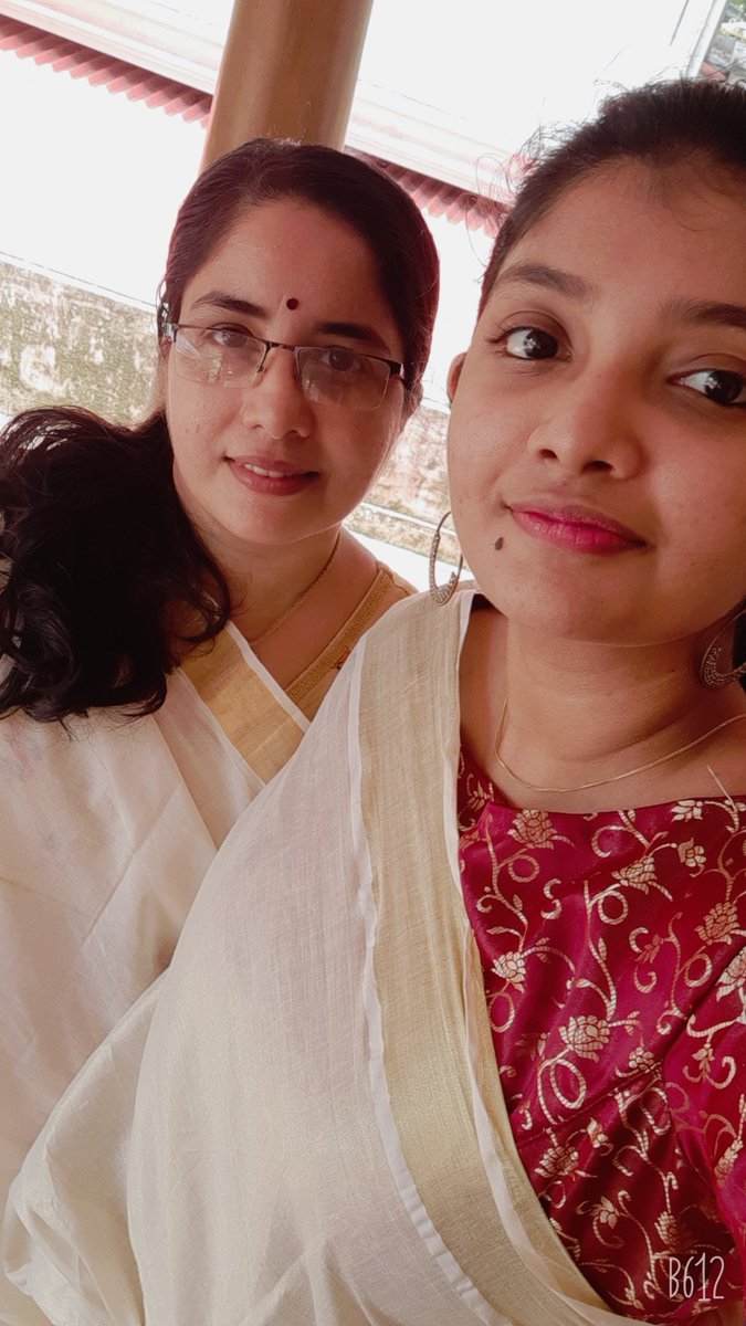 skkapobangpo's tweet photo. HAPPY ONAM💜❤
Me and my mom❤
#TeamVamanan
#OnamArsd
#COCONAM21 https://t.co/YBjyGOB1kb