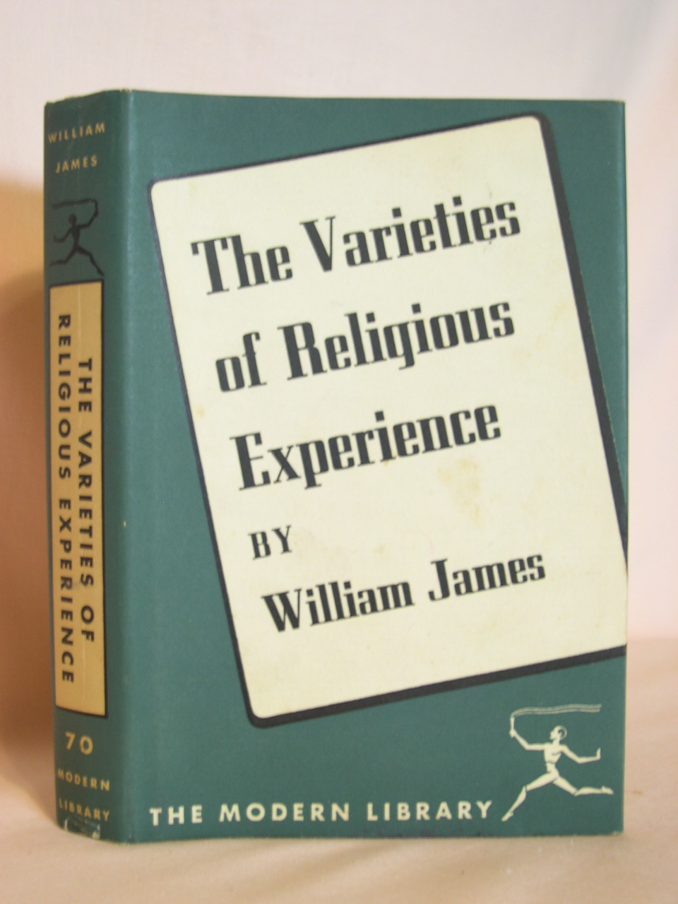ガラ空き 𝓖𝓪𝓻𝓪𝓐𝓴𝓲 ナナウエくんの読んでる本 調べてみたらウィリアム ジェームズ著 宗教経験の諸相 のようで ジェームズ ガン的には スーパー を作るうえで元ネタにしたと公言していた本だったので そこか と思った T