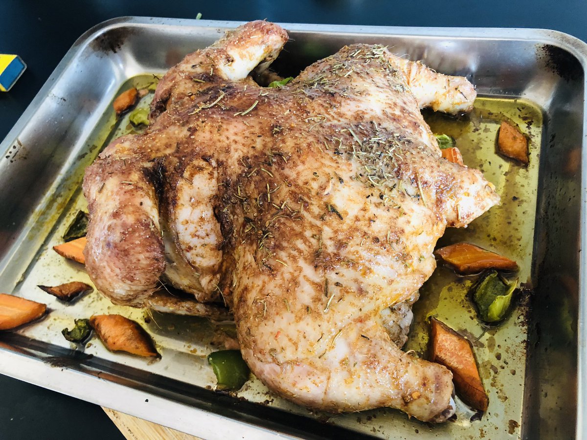 OntyBagwasi's tweet photo. A bit of #cooking with Onty https://t.co/swNF7ElBWY