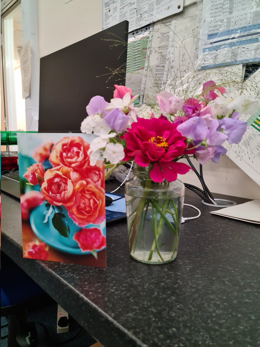 jackiespiking's tweet photo. The community team at Haverhill health Centre would like to thank the kind person who left us beautiful flowers and a card with kind words. It really brightened up our weekend... Thank you @WeDistrictNurse @WestSuffolkNHS #appreciated #BeKind https://t.co/GllQ9tHJdf