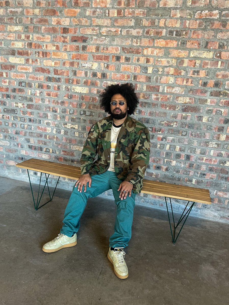 OfficialFonZo's tweet photo. I could put you on game, I just hope you taking notes. 📝 https://t.co/W4ZQNuzoAA