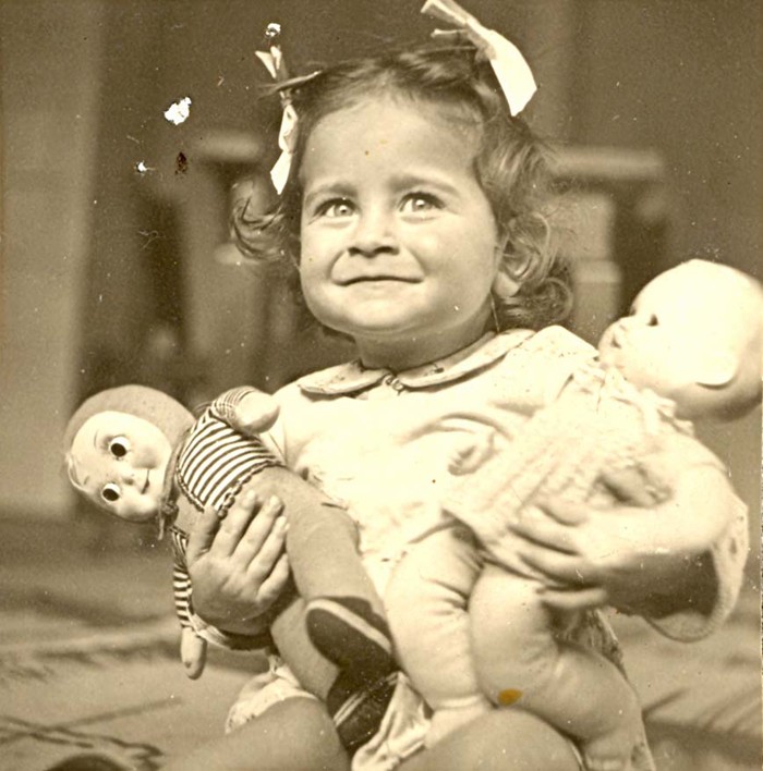 AuschwitzMuseum's tweet photo. 22 August 1941 | Hungarian Jewish girl Beáta Donner was born. 

In May 1944 she was deported to #Auschwitz and murdered in a gas chamber after the selection. https://t.co/8it96doVwd