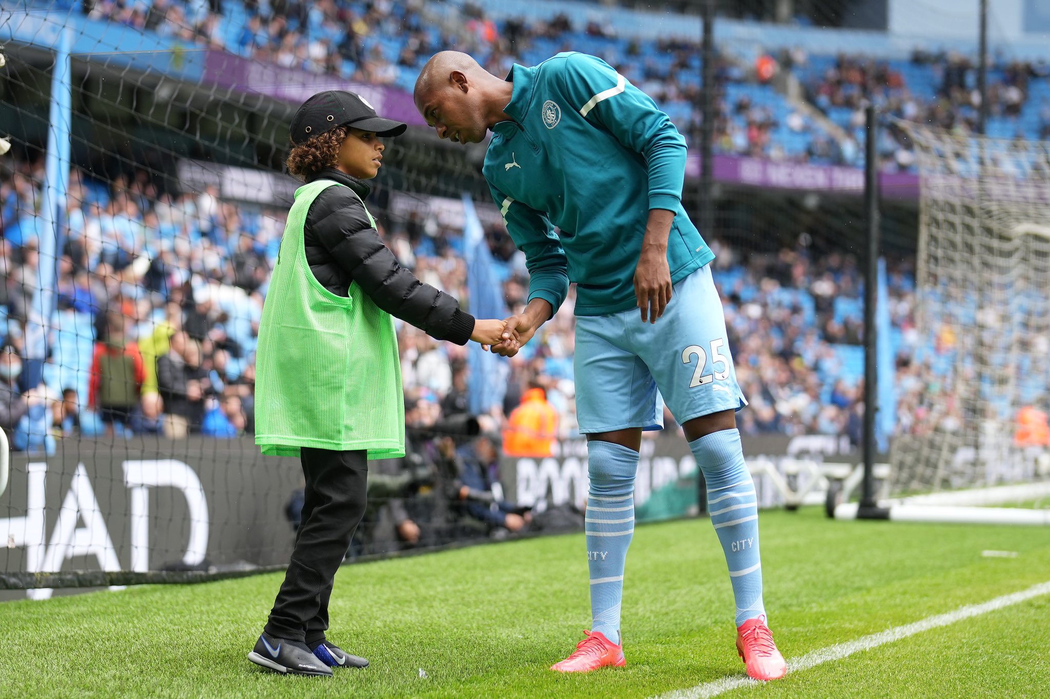 Fernandinho Special Day A Great Debut As Ball Boy Well Done Team And Davi Keep Going T Co y48qef9r Twitter