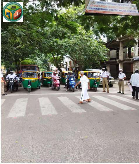 yprtrps's tweet photo. "ಜೇಬ್ರಾ ಕ್ರಾಸಿಂಗ್ ಗೆರೆಗಳು ನಮ್ಮ ಗೌರವಾನ್ವಿತ ಹಿರಿಯ ನಾಗರೀಕರು/ಮಹಿಳೆಯರು/ ಪ್ರೀತಿಯ ಮಕ್ಕಳು/ ಪಾದಚಾರಿಗಳಿಗೆ ರಸ್ತೆಯನ್ನು ದಾಟಲು ಇರುವ ಸುರಕ್ಷಾ ಮತ್ತು ಗೌರವ ಪಥ ."
Dear Riders / Drivers,
#RespectZebra_s …. #RespectCitizens
@DCPTrWestBCP @blrcitytraffic https://t.co/R7HEkrP8yj