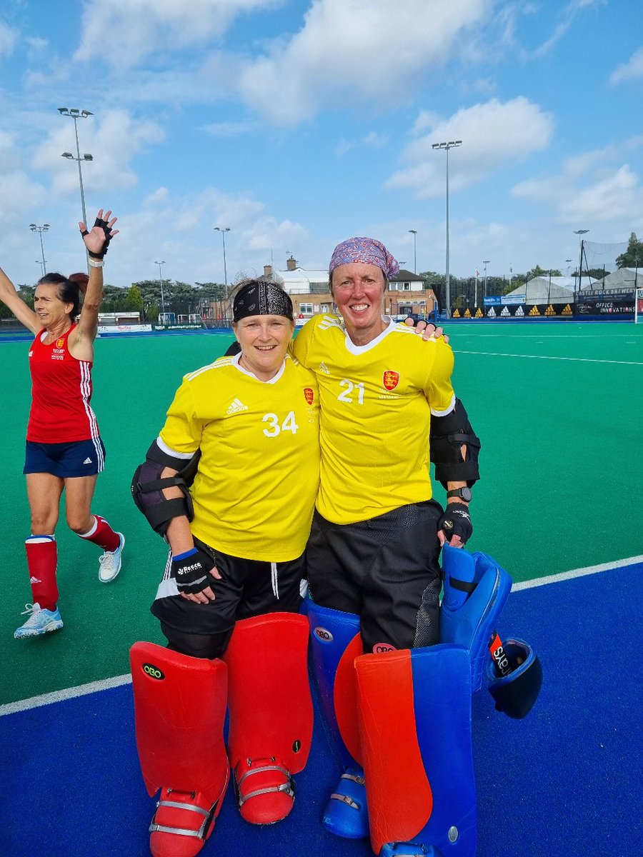 KHell67's tweet photo. Had a great weekend with this lot last weekend at @HockeyNotts, 🏴󠁧󠁢󠁥󠁮󠁧󠁿 WO50s. 3 wins from 3 games and clean sheets for me 😎 #Hockeyfamily #MastersHockey   @broxbourne_hc @OBOhockeyUK https://t.co/VICD18d1fD