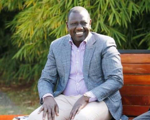 charity_johhs's tweet image. Who do you support?

Retweet for Ruto     Like for Raila

#RailaHandcuffExposed