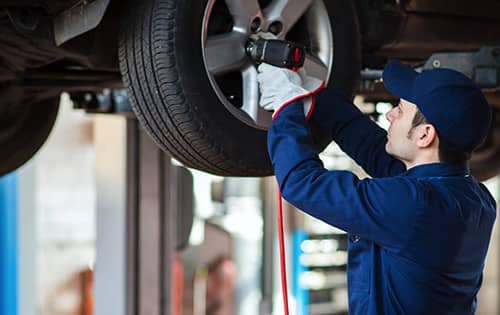 CDJRofSeminole's tweet photo. It's #ServiceSaturday! Need a tire rotation, oil change, or repair? We offer Saturday appointments, including Express Lane service if you're short on time.

Stop in today: https://t.co/Fkho1BSwvF https://t.co/Z6asOCu2ro