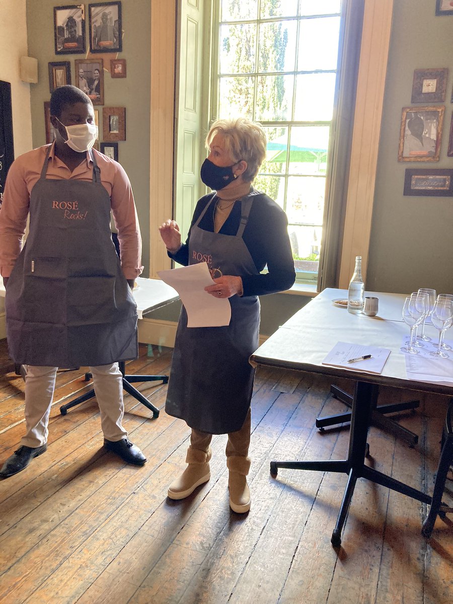 Rosé Rocks! tweet media