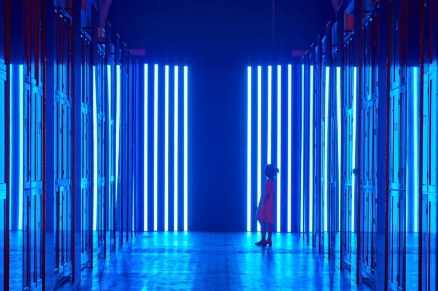 AestheticaMag's tweet photo. #IdeaOfTheDay Blue Light Installations
- Daan Roosegaarde
- TeamLab
- Flynn Talbot https://t.co/xjnACtzrQV