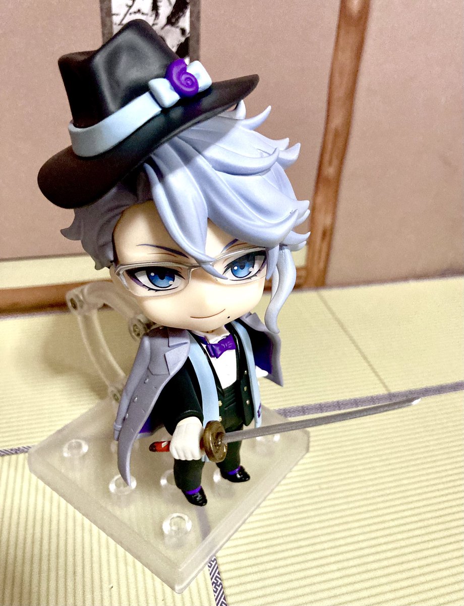 krolla_'s tweet photo. 刀持たせたやつ https://t.co/fha9Sg03g8