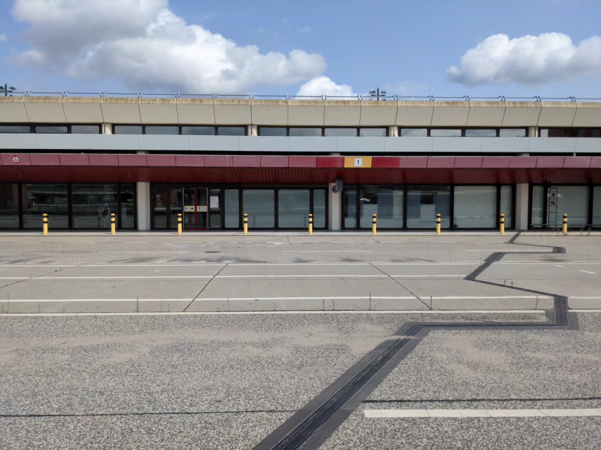 Flug nach Nirgendheim - Blixa Bargeld verabschiedet sich mit sehr schöner Klanginstallation von Tegel #sontxl