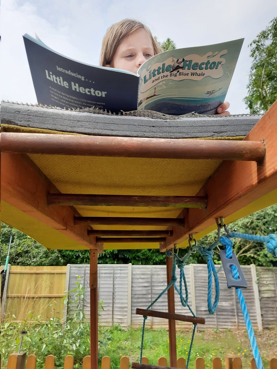 Emma Manuell tweet media