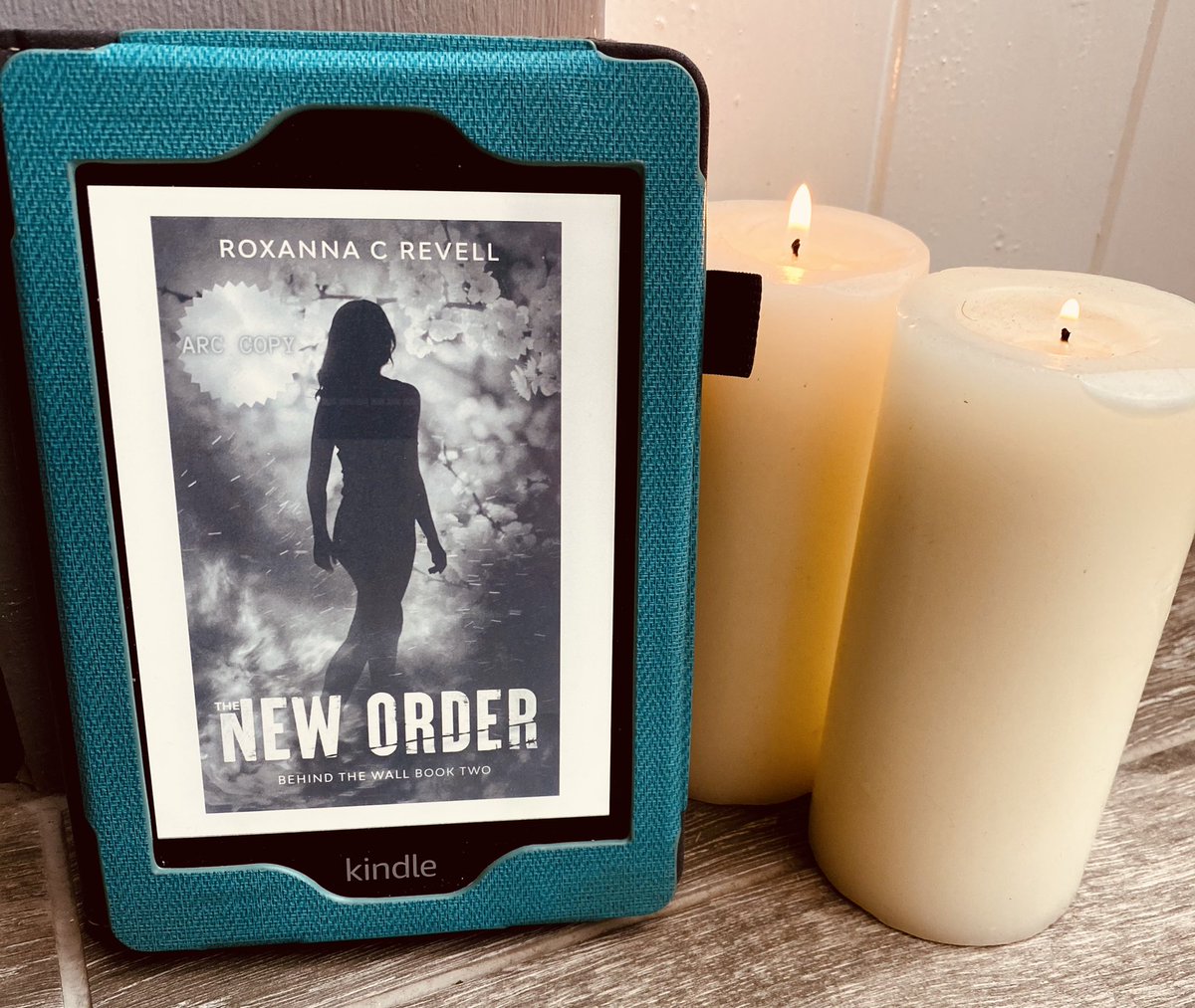 CheckLitOutEm1's tweet photo. A Dystopian series like no other - this book has darkness,danger and deceit. The plot is eerie and abhorrent and this is what drives the dialogue and action forward...

Loved being an Alpha reader for this one (book 2 in a trilogy).

Full review at: https://t.co/38esUS0sOf https://t.co/h2Aj76jVA2