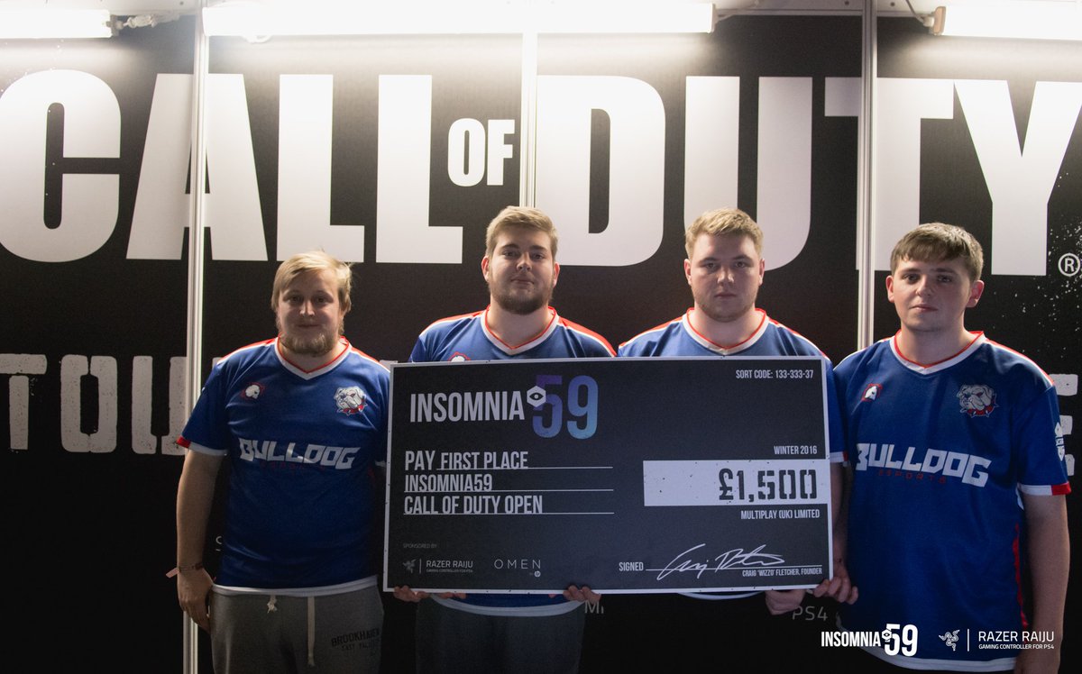 A picture of when we picked up a random guy who was sleeping rough and won our first Call of Duty event. 

Sorry mate <a href="/Dreamzlv/">Brandon clist</a> 💕

#BulldogFamily