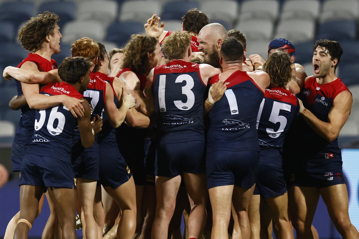 SKIPPER. 😤

A goal after the siren to get the win. 🤩 

#FiredUp | #AFLCatsDees