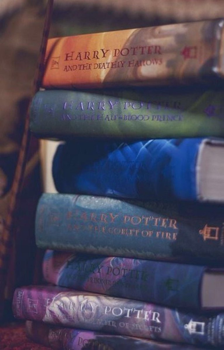 HPotterUniverse's tweet photo. Weekend plans! ⚡️📚 https://t.co/UbIP92Kmq3