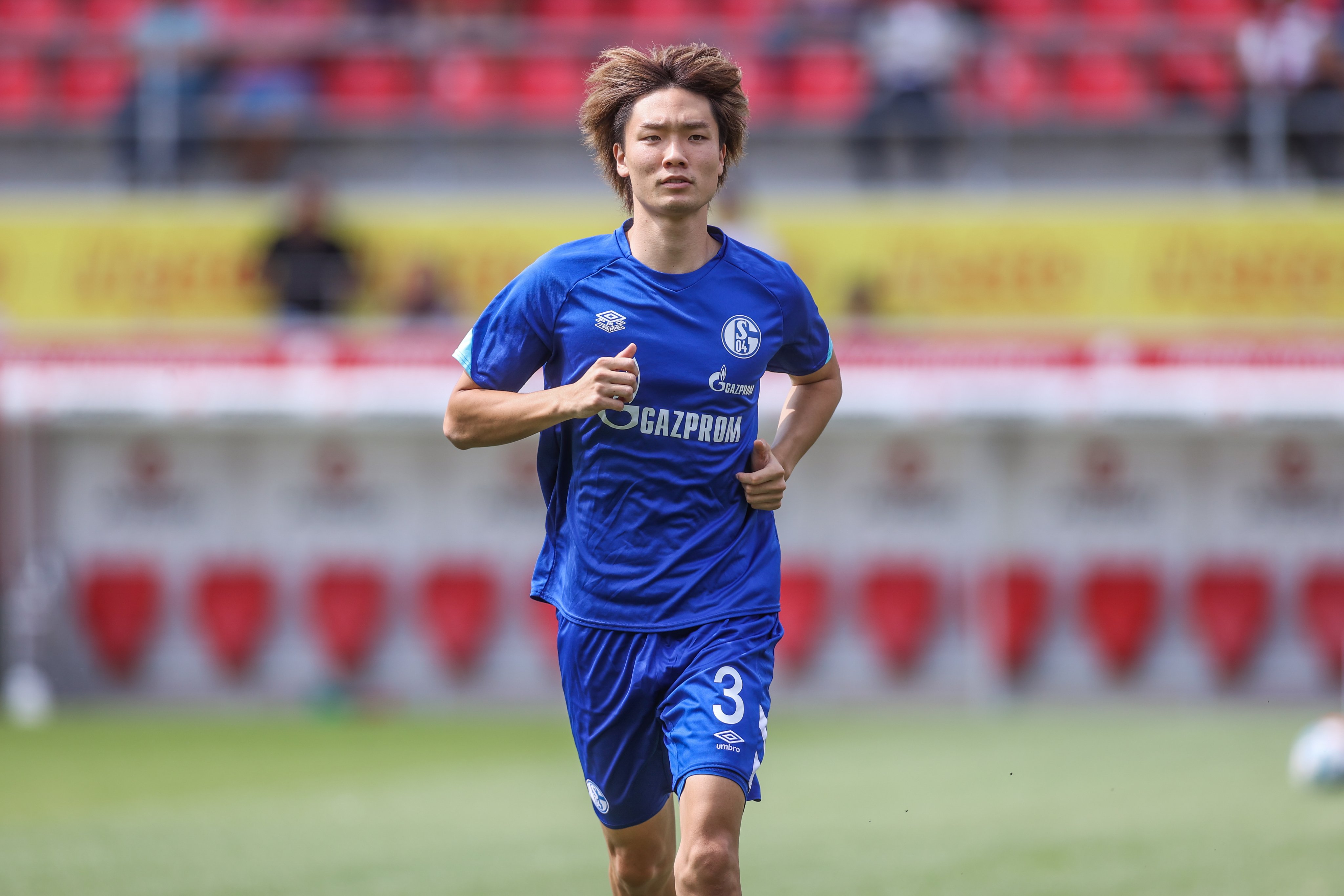 Fc Schalke 04 Ar Twitter On Comes Ko Itakura For His Schalke Debut 46 Ssvs04 1 0 S04 T Co Vaxya19szn Twitter