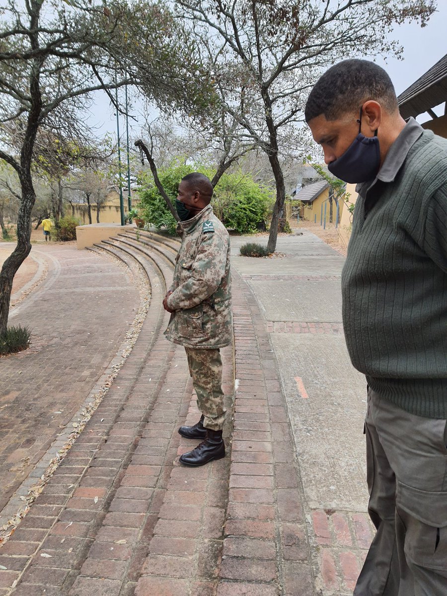 AshwellBarrett's tweet photo. A first of firsts. The graduation of our #Rangers from the first joint public and private #Braveheart Ranger #Leadership programme ar the #SouthernAfricanWildlifeCollege. A four year dream turned into reality. The Rangers Lead #WWFSA #KHETHA #USAID #SAWC
https://t.co/BxrQNzI22c https://t.co/1LKYJdSEwR