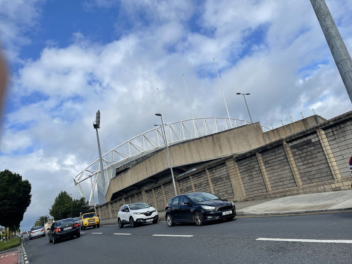 helen casey tweet media